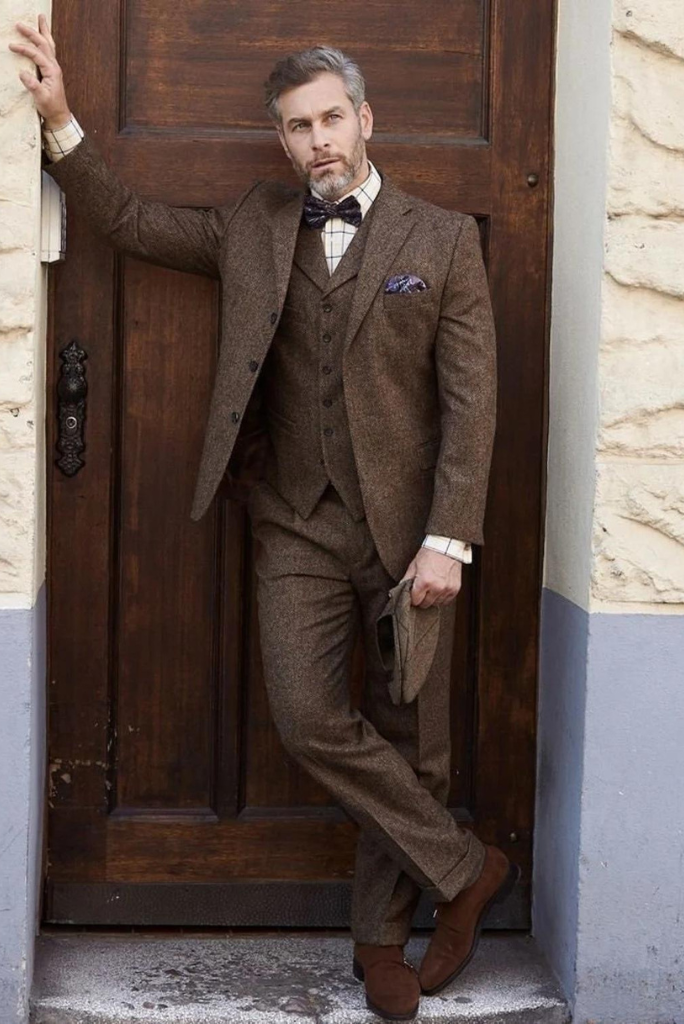 Men Tweed Suit 3 Piece Brown Vintage Wedding Suit Dinner Suit Sainly 50 / 42